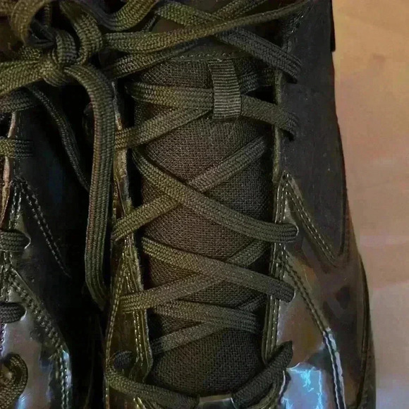 Men’s Umbro  Cleats - Picture 5 of 10